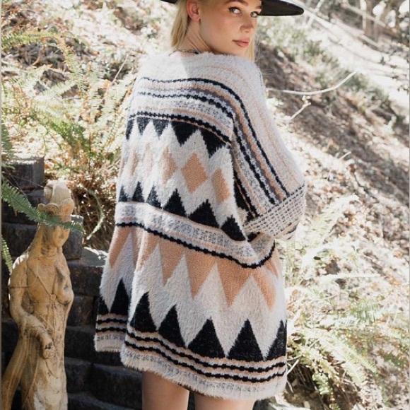 113. LAST 1! AZTEC TRIBAL PONCHO Cardigan sweater duster black tan multicolor - Picture 3 of 4